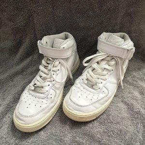 Nike Air Force 1 Mid LE